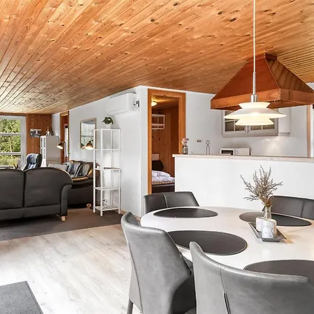 Troen - 3-8km From The Sea By Interhome Сasa de vacaciones